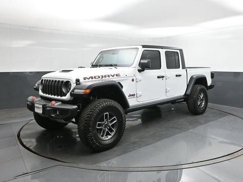 Used 2025 Jeep Gladiator Mojave w/ Convenience Group image 1