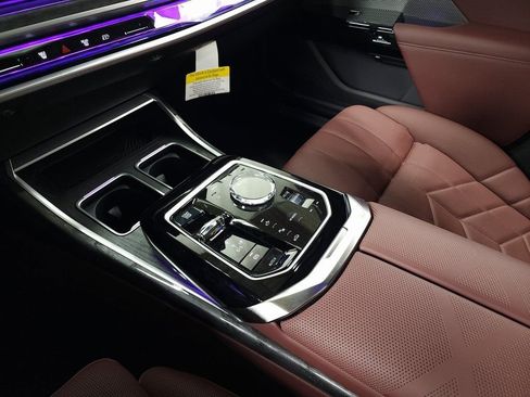 Used 2023 BMW 760i xDrive image 36