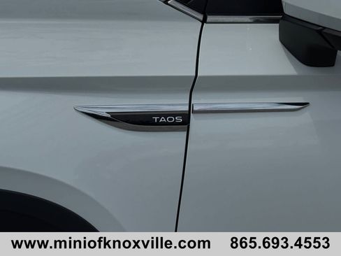 Used 2024 Volkswagen Taos SE FWD image 10
