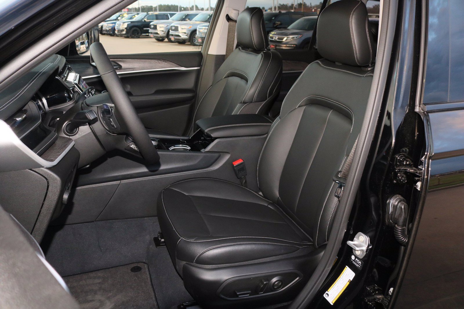 New 2023 Jeep Grand Cherokee 4WD 4xe image 9
