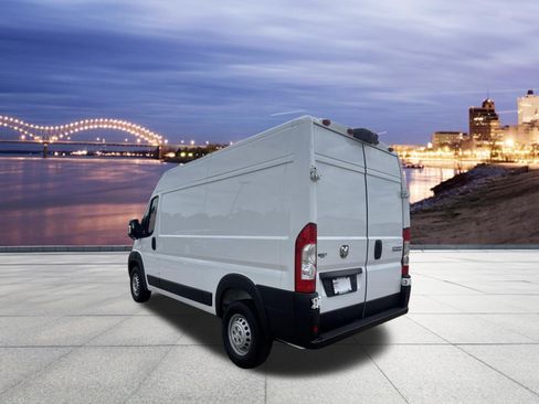 Used 2024 RAM ProMaster 2500 w/ Convenience Group FWD image 3