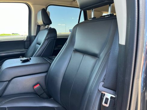 Used 2024 Ford Expedition XLT RWD image 11