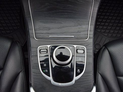 Used 2019 Mercedes-Benz GLC 300 4MATIC image 28