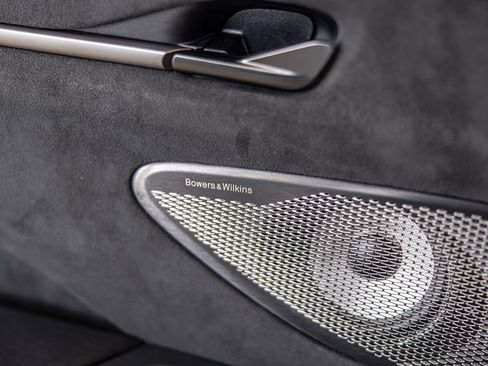 Used 2026 Aston Martin V8 Vantage Coupe RWD image 27