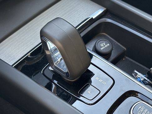 Used 2025 Volvo XC60 B5 Plus w/ Climate Package image 26