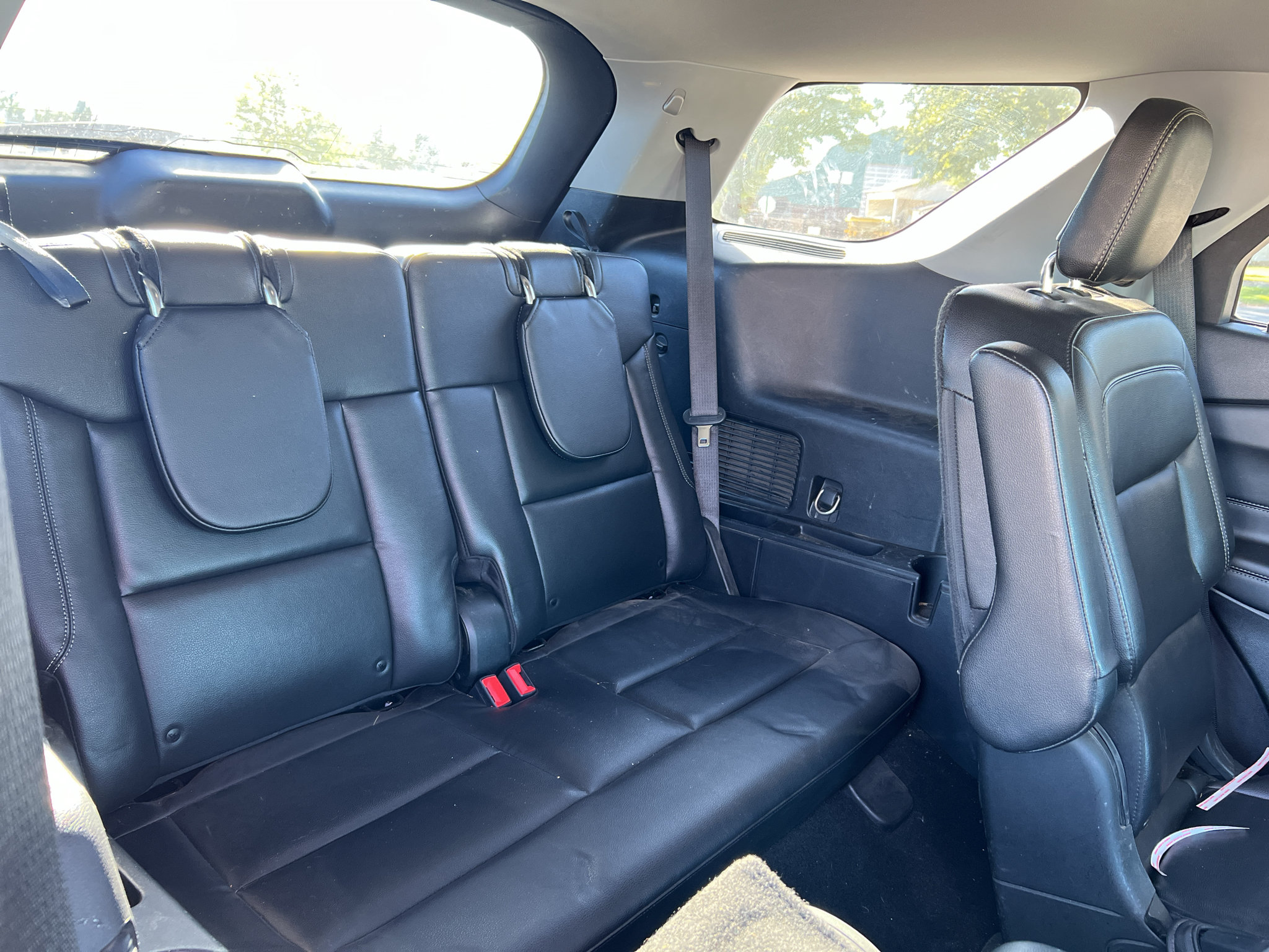 Used 2020 Ford Explorer XLT w/ Equipment Group 202A AWD/4WD image 11