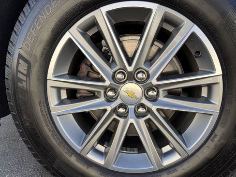 Certified 2023 Chevrolet Traverse LT w/ Rear Camera Mirror Package image 21