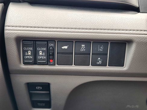 Used 2018 Honda Odyssey EX-L image 19