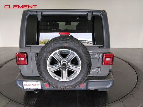 Used 2019 Jeep Wrangler Unlimited Sahara image 6