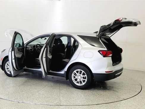 Used 2022 Chevrolet Equinox LT FWD image 11