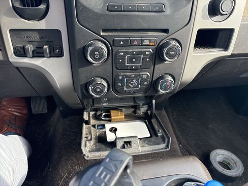 Used 2014 Ford F150 XLT w/ XLT Chrome Package image 21