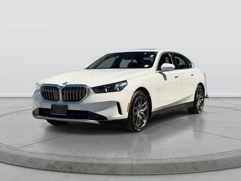 Used 2026 BMW 530i xDrive AWD/4WD image 3