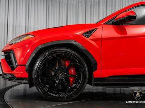 Used 2023 Lamborghini Urus Performante AWD/4WD image 16