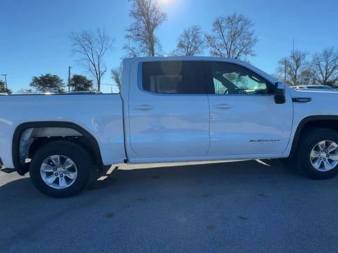 New 2026 GMC Sierra 1500 SLE image 9