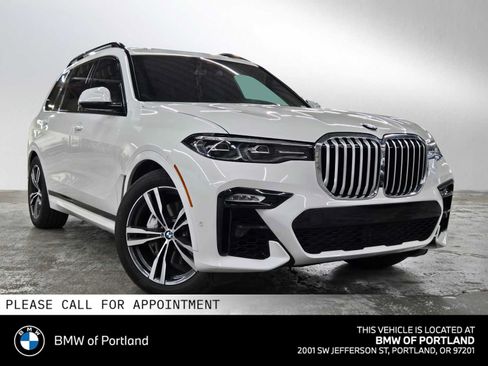 Used 2022 BMW X7 xDrive40i w/ M Sport Package AWD/4WD image 1
