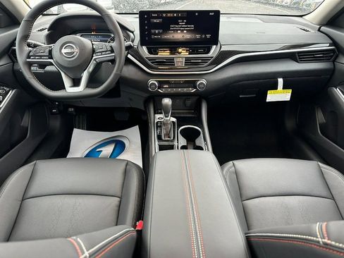 New 2025 Nissan Altima 2.5 SR image 6