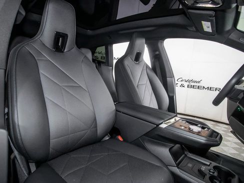 Used 2024 BMW iX M60 image 15