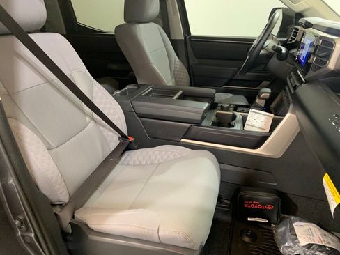 Used 2025 Toyota Tundra SR5 AWD/4WD image 22