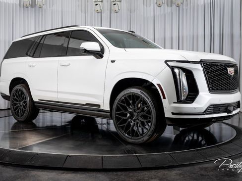 Used 2025 Cadillac Escalade Sport Platinum w/ LPO, Floor Liner Package image 17