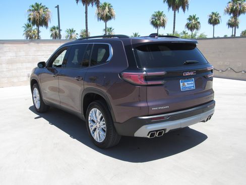 Used 2024 GMC Acadia Elevation w/ Luxury Package FWD image 6