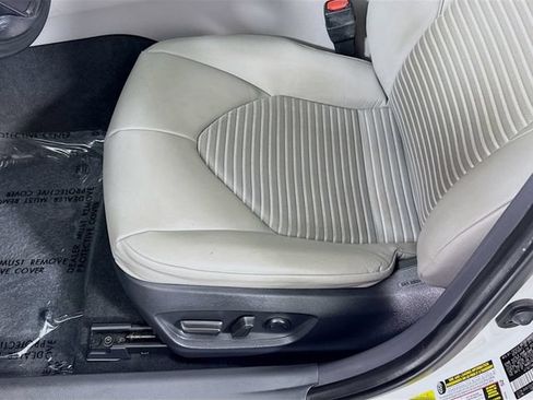 Certified 2022 Toyota Camry SE w/ Carpet Mat Package (TMS) FWD image 20