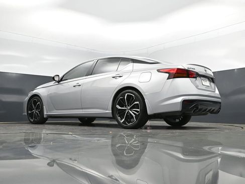 Used 2024 Nissan Altima 2.5 SR w/ SR Premium Package image 40