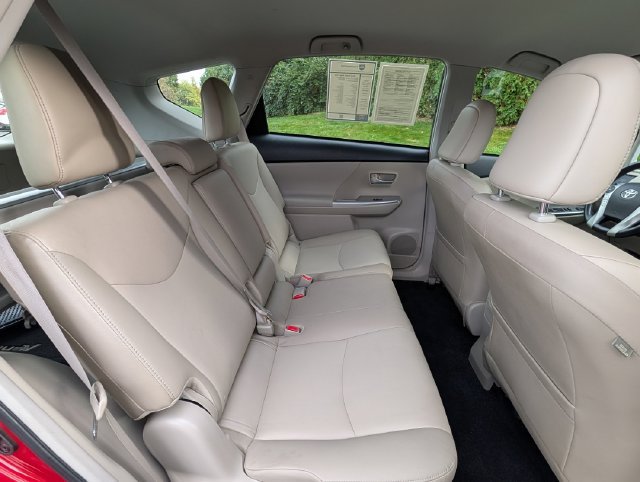 Used 2014 Toyota Prius V Five FWD image 23