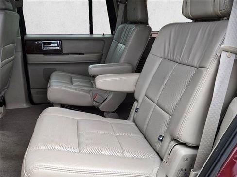 Used 2012 Lincoln Navigator 2WD image 20