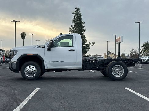 New 2025 GMC Sierra 3500 Pro w/ Convenience Package AWD/4WD image 7