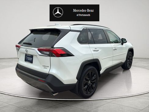 Used 2020 Toyota RAV4 Limited AWD/4WD image 5