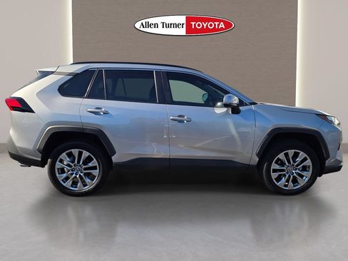 Used 2023 Toyota RAV4 XLE Premium FWD image 5
