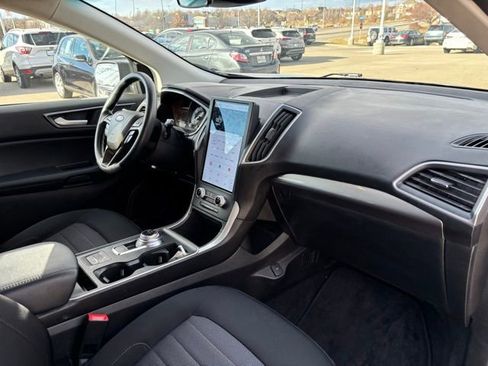 Used 2021 Ford Edge SE image 21
