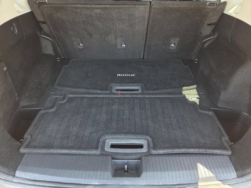 Used 2023 Nissan Rogue SL FWD image 15