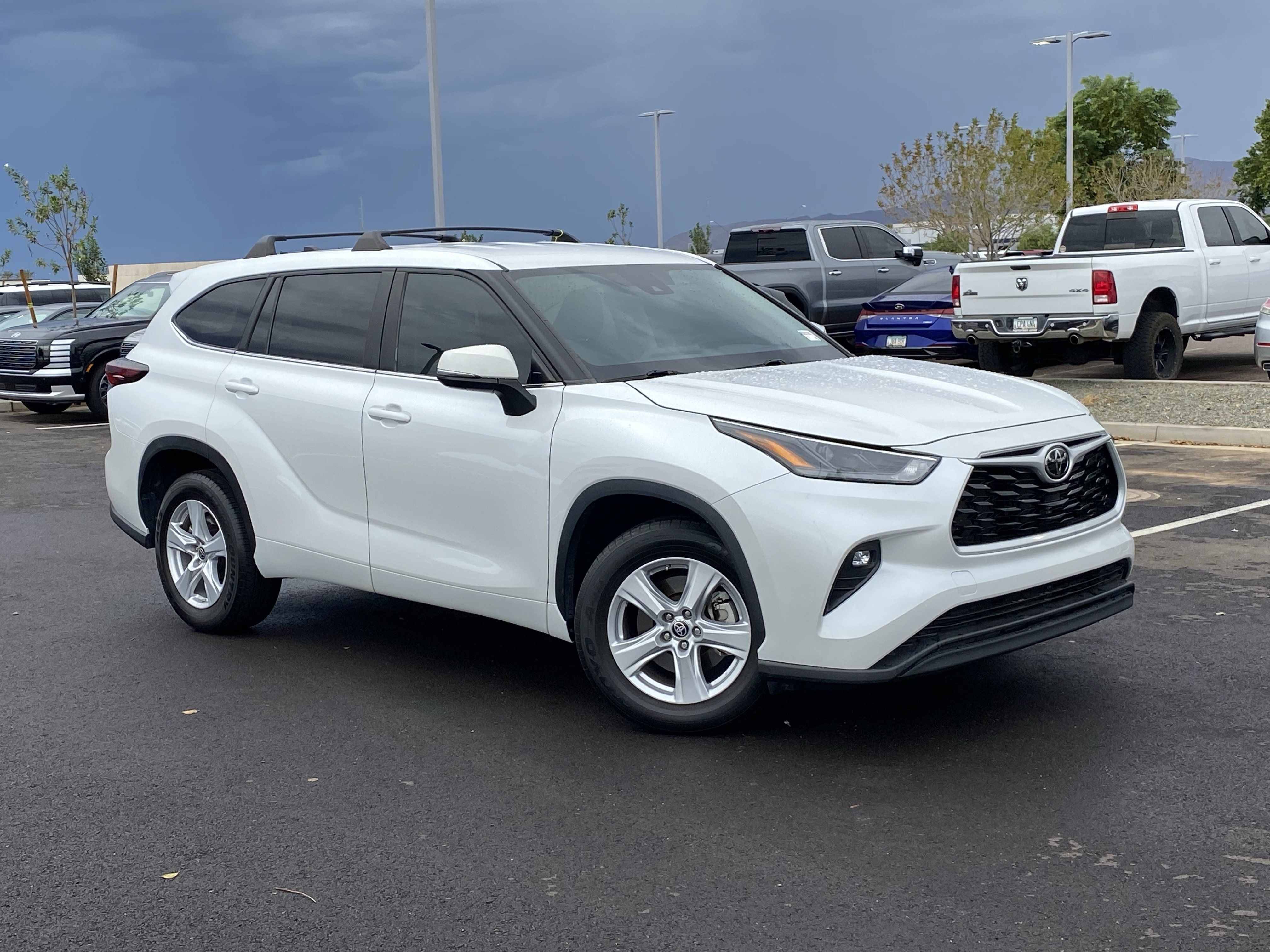 Used 2024 Toyota Highlander LE FWD image 36