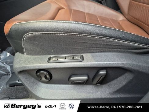 Certified 2023 Volkswagen Atlas SEL Premium AWD/4WD image 13