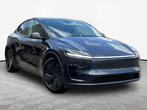 Used 2026 Tesla Model Y Long Range AWD/4WD image 3