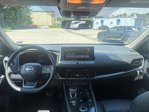 Used 2026 Nissan Rogue SL AWD/4WD image 35