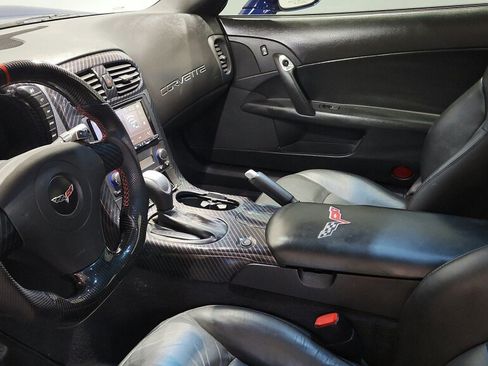 Used 2007 Chevrolet Corvette Coupe w/ Performance Package RWD image 30