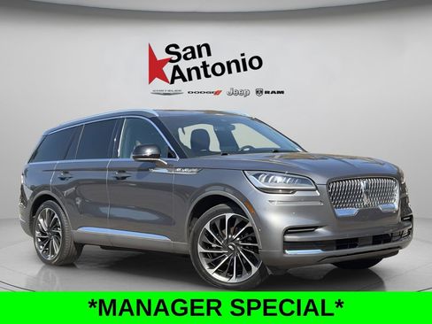 Used 2023 Lincoln Aviator Reserve w/ Equipment Group 201A RWD image 2