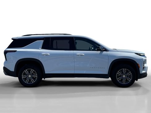 Used 2025 Chevrolet Traverse LT AWD/4WD image 6