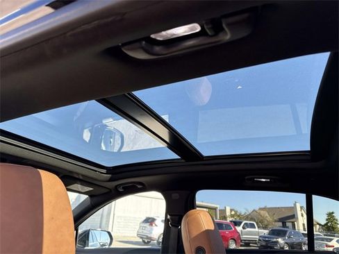 Certified 2022 Cadillac XT4 Premium Luxury w/ Enhanced Visibility Package image 19