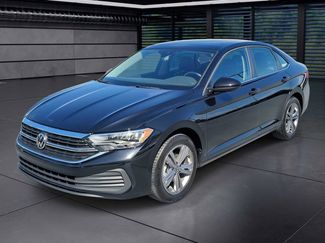 Used 2023 Volkswagen Jetta SE w/ Panoramic Sunroof Package FWD video 1
