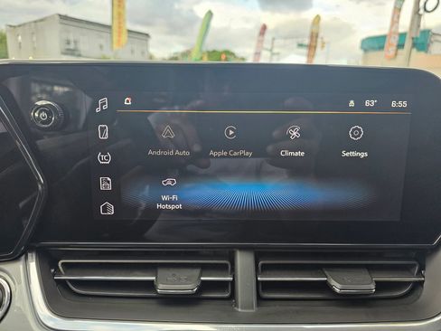 Used 2024 Chevrolet Trax LT FWD image 21