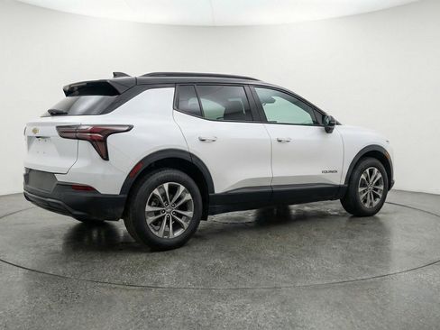 Used 2025 Chevrolet Equinox LT FWD image 9