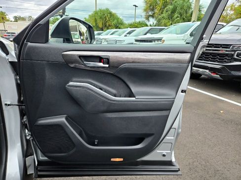 Used 2023 Toyota Highlander Platinum image 57