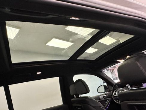 Used 2019 BMW X7 xDrive40i w/ Premium Package AWD/4WD image 39