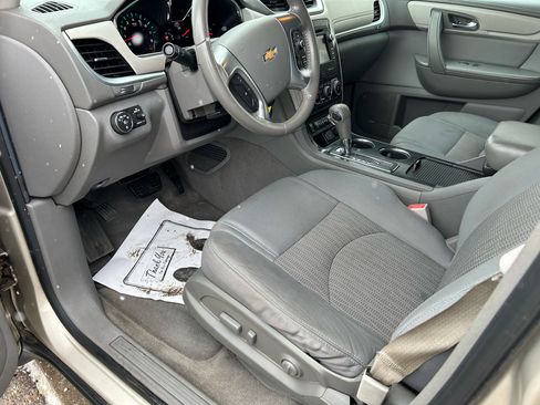 Used 2015 Chevrolet Traverse LT image 10