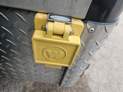 Used 2000 Ford F350 2WD Regular Cab DRW Super Duty image 36