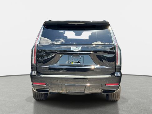 Used 2026 Cadillac Escalade Platinum Sport w/ LPO, ONYX Package AWD/4WD image 4