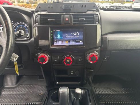 Used 2018 Toyota 4Runner TRD Off-Road Premium image 16